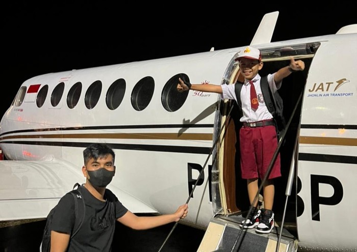 Farel Naik Jet Pribadi