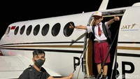 Raut gembira Farel Prayoga saat turun dari pesawat jet pribadi/Foto: Dok. Istimewa/David Hasrul Harahap