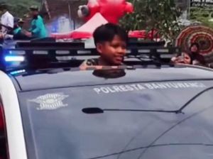 Habis Naik Jet Pribadi, Farel Prayoga Dikawal Patwal Manggung di Sidoarjo