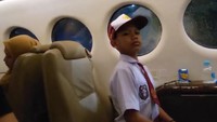 Selasa (30/8/2022) Farel Prayoga pulang dari Kalimantan Selatan ke Banyuwangi demi tak bolos sekolah dengan menggunakan jet pribadi. Foto: dok. Instagram Zidni Iman Nafia