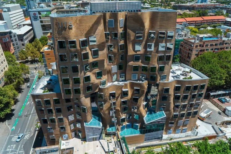 Gedung dengan arsitektur unik