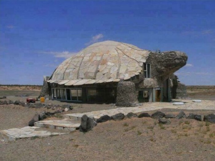 Gedung dengan arsitektur unik