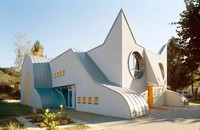 Gedung dengan arsitektur unik