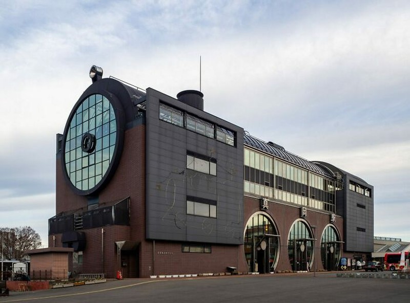 Gedung dengan arsitektur unik