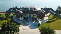 Gedung dengan arsitektur unik
