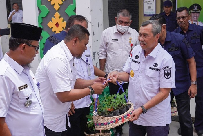 Gubri Lakukan Tanam Cabai Secara Simbolis