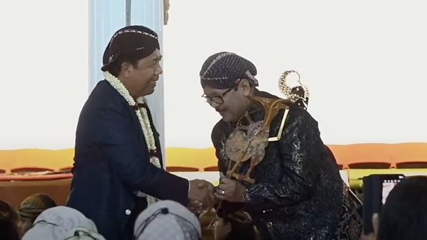 Dalang yang juga hakim Yanto