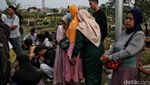 Isak Tangis Warnai Pemakaman Korban Kecelakaan Maut di Bekasi