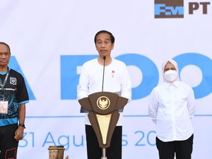 Tingkatkan Prestasi Sepakbola, Jokowi Resmikan Papua Football Academy