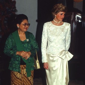 Mengenang Putri Diana, Lihat Lagi Gaya Elegannya saat Kunjungi Indonesia