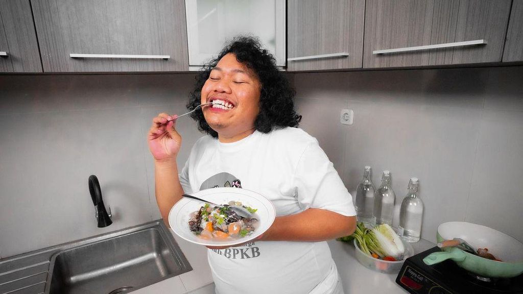 Video: Beres Temani Istri Sidang Tesis, Marshel Mau Kuliah Bidang Hukum