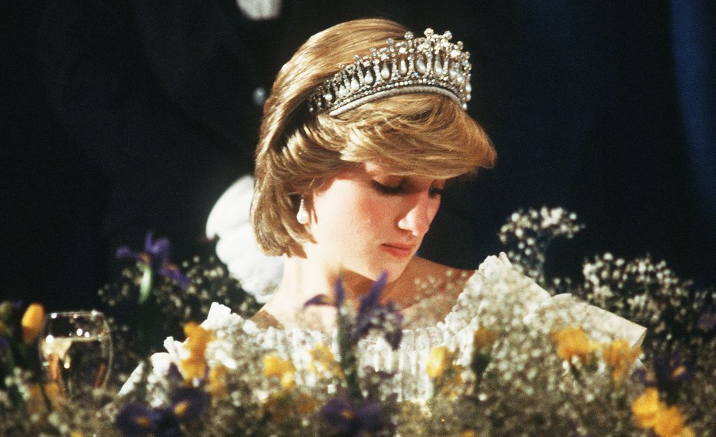 Diana, Princess of Wales meninggal pada usia 36 tahun dalam kecelakaan mobil pada 31 Agustus 1997 di Paris. Kematiannya menjadi gelombang kejut ke seluruh dunia.