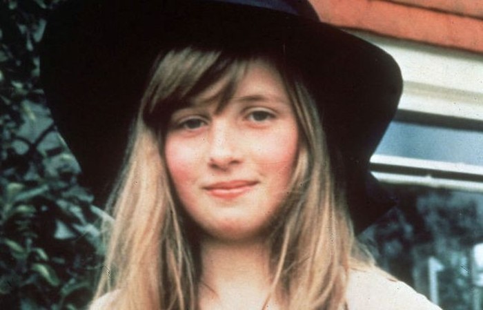 Diana, Princess of Wales meninggal pada usia 36 tahun dalam kecelakaan mobil pada 31 Agustus 1997 di Paris. Kematiannya menjadi gelombang kejut ke seluruh dunia.