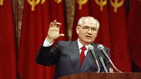 Mikhail Gorbachev berbicara kepada sekelompok 150 eksekutif bisnis di San Francisco, Amerika Serikat, Senin (5/6/1990). Dilansir CNN, Rabu (31/8/2022) Mikhail Gorbachev menjabat sebagai Presiden Uni Soviet pada 1985 hingga 1991. Kantor berita Rusia melaporkan, Mikhail Gorbachev Gorbachev meninggal setelah lama sakit. (AP Photo/David Longstreath)  