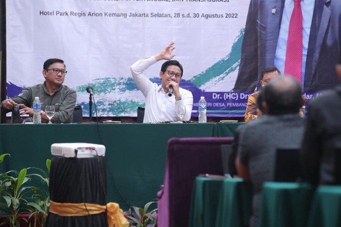 Menteri Desa, Pembangunan Daerah Tertinggal dan Transmigrasi (Mendes PDTT) Abdul Halim Iskandar meminta tenaga pendamping desa menunjukkan performa kinerja maksimal.