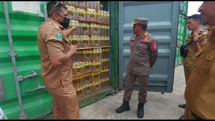 Minyak Goreng Murah Masuk Papua Papua Barat menjadi salah satu wilayah prioritas pendistribusian minyak untuk pemerataan pasokan minyak goreng dengan harga terjangkau di seluruh wilayah Indonesia.