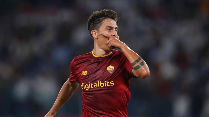 ROME, ITALY - AUGUST 30: Paulo Dybala of AC Monza celebrates after scoring their teams first goal during the Serie A match between AS Roma and AC Monza at Stadio Olimpico on August 30, 2022 in Rome, Italy. (Photo by Paolo Bruno/Getty Images)