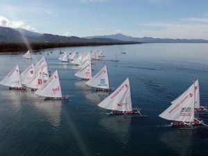 Makna dan Filosofi Sandeq, Perahu Tradisional Suku Mandar Mengarungi Lautan