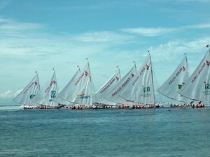 Lestarikan Budaya Maritim Suku Mandar, 35 Perahu Sandeq Berlayar ke IKN