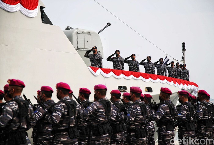 Wakil Kepala Staf Angkatan Laut Laksamana Madya TNI Ahmadi Heri Purwono meresmikan dua KRI tipe patroli cepat 60 yaitu KRI Dorang-874 dan KRI Bawal-875 di Dermaga Marina Batavia, Jakarta Utara, Rabu (31/8/2022).