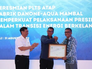 PLN Serahkan 800 Sertifikat REC ke Danone, Setara 800 MWh