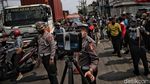 Polisi Olah TKP Kecelakaan Maut Truk Tabrak Tiang BTS di Bekasi
