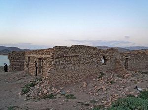 Desa Ini Muncul Lagi Gegara Waduk Duhok di Irak Mengering