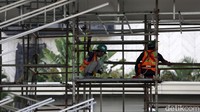 Nantinya, halte TransJakarta tersebut akan difungsikan kembali secara bertahap sampai dengan diselesaikan secara keseluruhan pada Desember 2022.