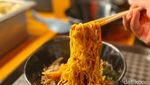 Sluurp! Gurihnya Ramen Gerobakan Kaki Lima Kakek Jepang