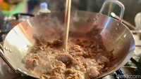 Namun semenjak viral, mereka juga bekerja sama dengan sebuah restoran Jepang yang juga menawarkan ramen. Foto: detikcom