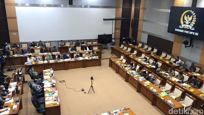 Rapat Komisi VIII DPR dan Menag, Rabu (31/8/2022). (Firda Cynthia Anggrainy/detikcom).