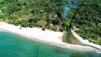 Sambo Creek yang terletak sekitar 15 kilometer dari timur La Ceiba di Laut Karibia. Sambo Creek juga diketahui berada di zona penyangga Taman Nasional Nombre de Dios. Foto: Airbnb