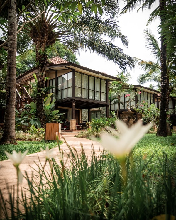 Ini salah satu bangunan modernnya. Sayangnya, tidak semua kamar beroperasi karena pandemi. (Segara Village Hotel) Ini salah satu bangunan modernnya. Sayangnya, tidak semua kamar beroperasi karena pandemi. (Segara Village Hotel)
