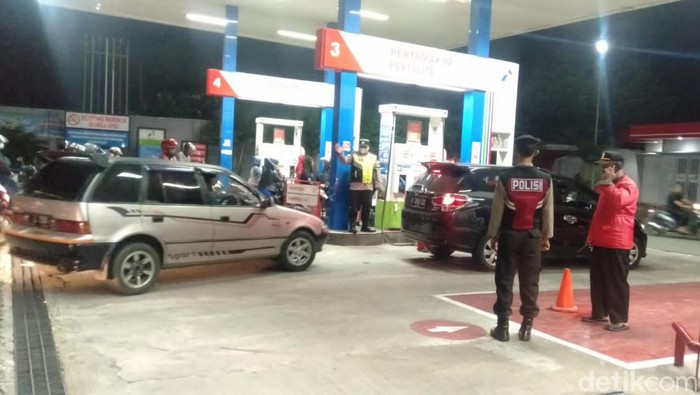 Sejumlah SPBU di Kota Kediri dijaga Polisi dan TNI