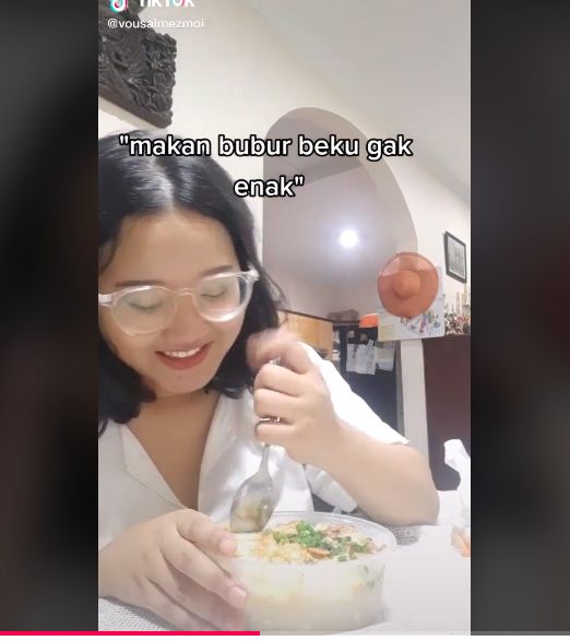 Sekte makan bubur ayam beku