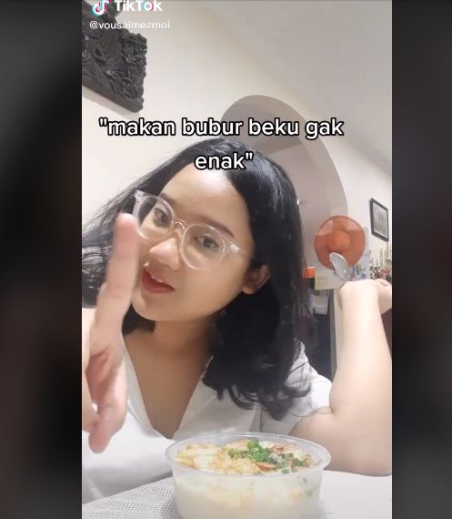 Sekte makan bubur ayam beku