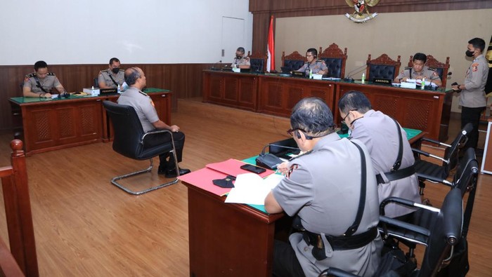 Sidang etik Kombes Edwin dan sejumlah anak buahnya (dok. Polri)