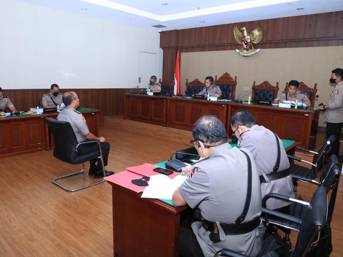 Sidang etik Kombes Edwin dan sejumlah anak buahnya (dok. Polri)