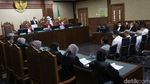 Ekspresi Eks Dirjen Kemendag dkk dalam Sidang Perdana Korupsi Migor
