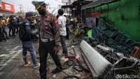 Truk tersebut menabrak sebuah halte, kemudian lanjut menabrak tiang BTS di lokasi kejadian. Akibat kecelakaan tersebut, sejumlah orang tewas dan luka-luka.