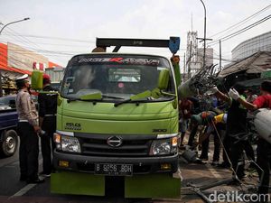 KNKT: Truk Trailer Kecelakaan Maut di Bekasi Kelebihan Muatan 200 Persen