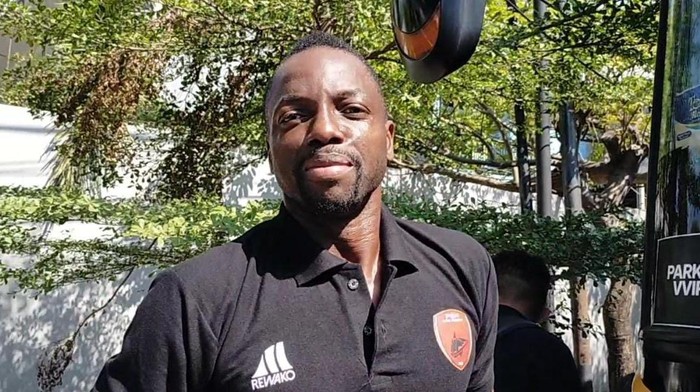 Striker PSM Makassar Donald Bissa bersiap berangkat ke Kediri