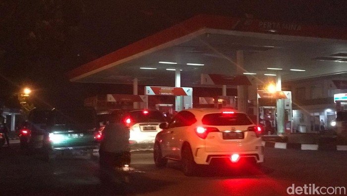 Suasana di salah satu SPBU di Kota Sukabumi.