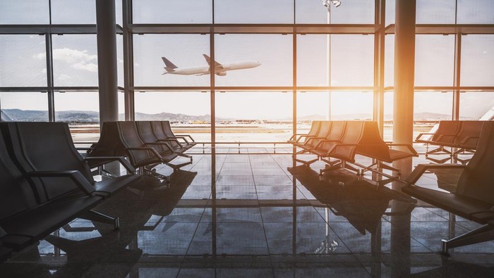 Syarat penerbangan domestik terbaru diberlakukan untuk pelaku perjalanan dalam negeri (PPDN) yang akan bepergian dengan pesawat. Cek selengkapnya di sini.