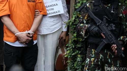 Tas Gucci Istri Ferdy Sambo, Putri Candrawathi