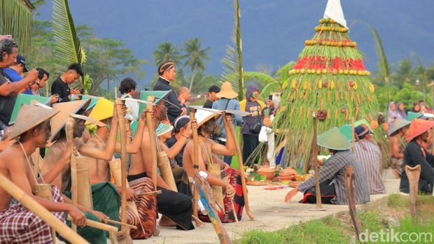 Tradisi Thethek Melek di Pacitan