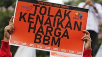 Mereka menyerukan sejumlah tuntutan salah satunya menolak rencana kenaikan harga bahan bakar minyak (BBM). 