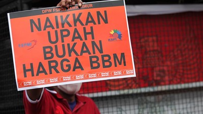 Buruh Beraksi di Surabaya, Protes Kenaikan Harga BBM