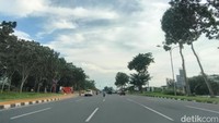 Pemandangan jalanan tanpa kabel listrik bisa terlihat di daerah Batam Center, Nagoya, Legenda, Baloi, termasuk jalan protokol lain di Kota Batam tak terlihat jaringan listrik di jalanan.(Raja Adil Siregar/detikSumut)