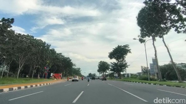 Wajah Batam Tanpa Kabel Listrik di Jalan